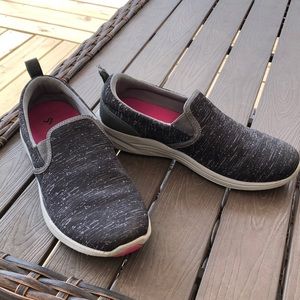 Vionic Agile Kea athletic shoes